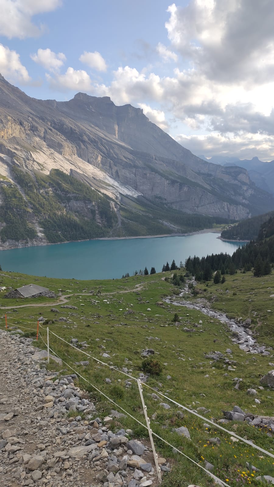 Abstieg zum Oeschinensee