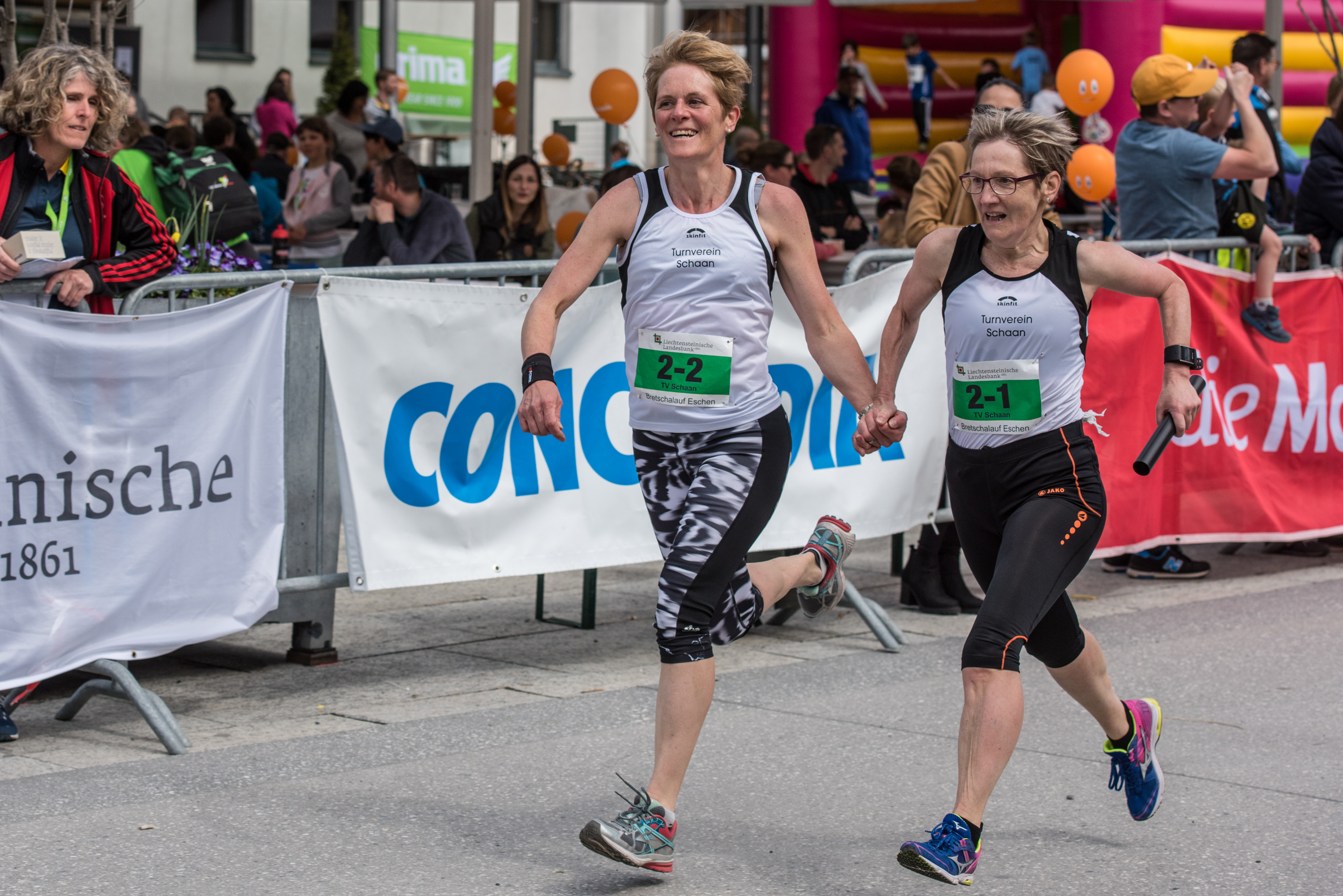 Angelika und Ingrid beim Zieleinlauf