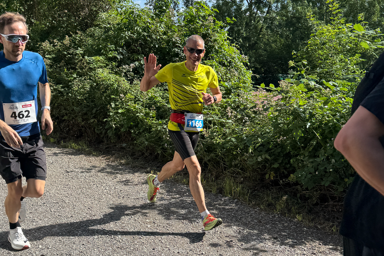 Baha Akyel, Halbmarathon Plus 2:37:32, Rang 2 AK
