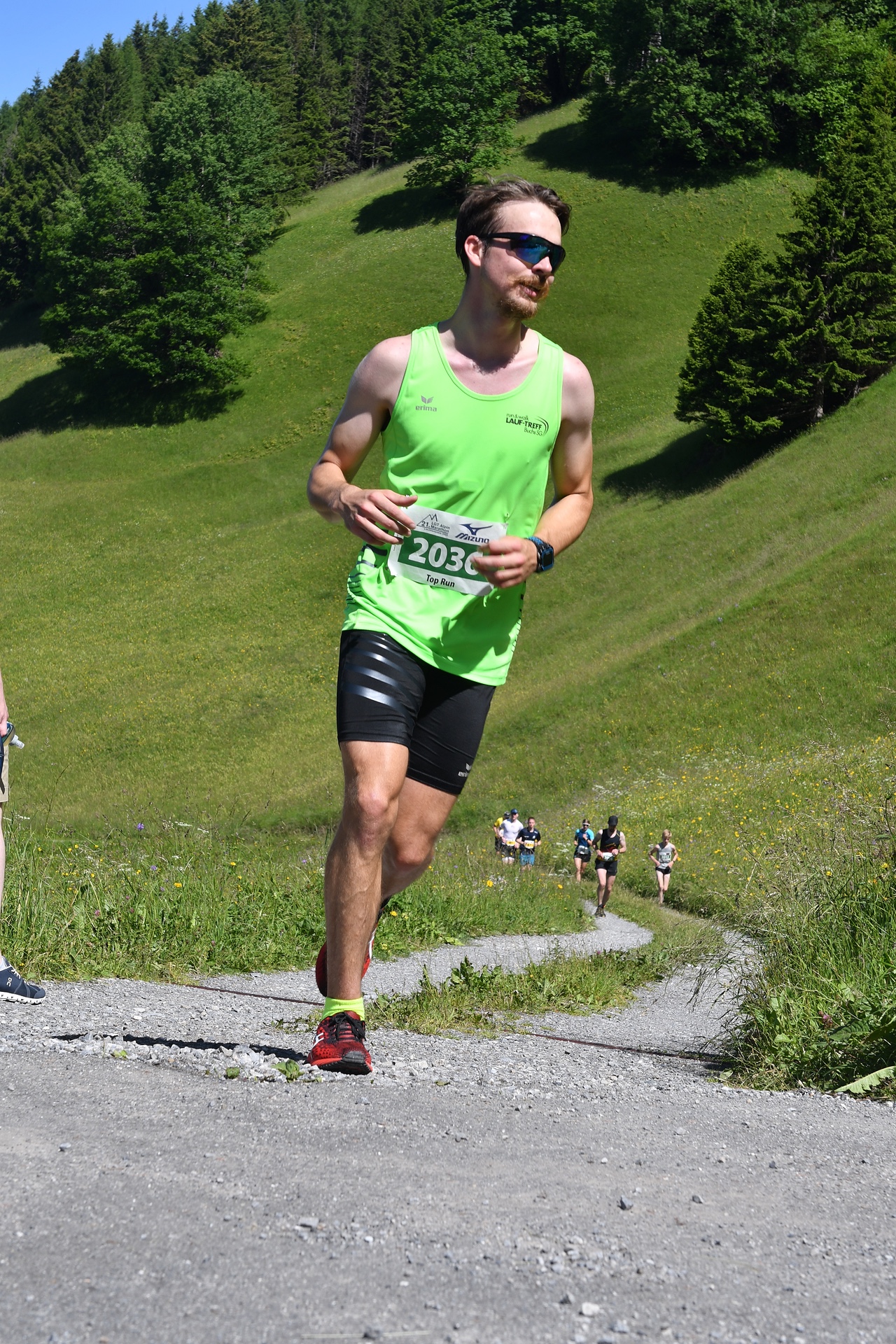 Tobias mit toller Kurvenlage