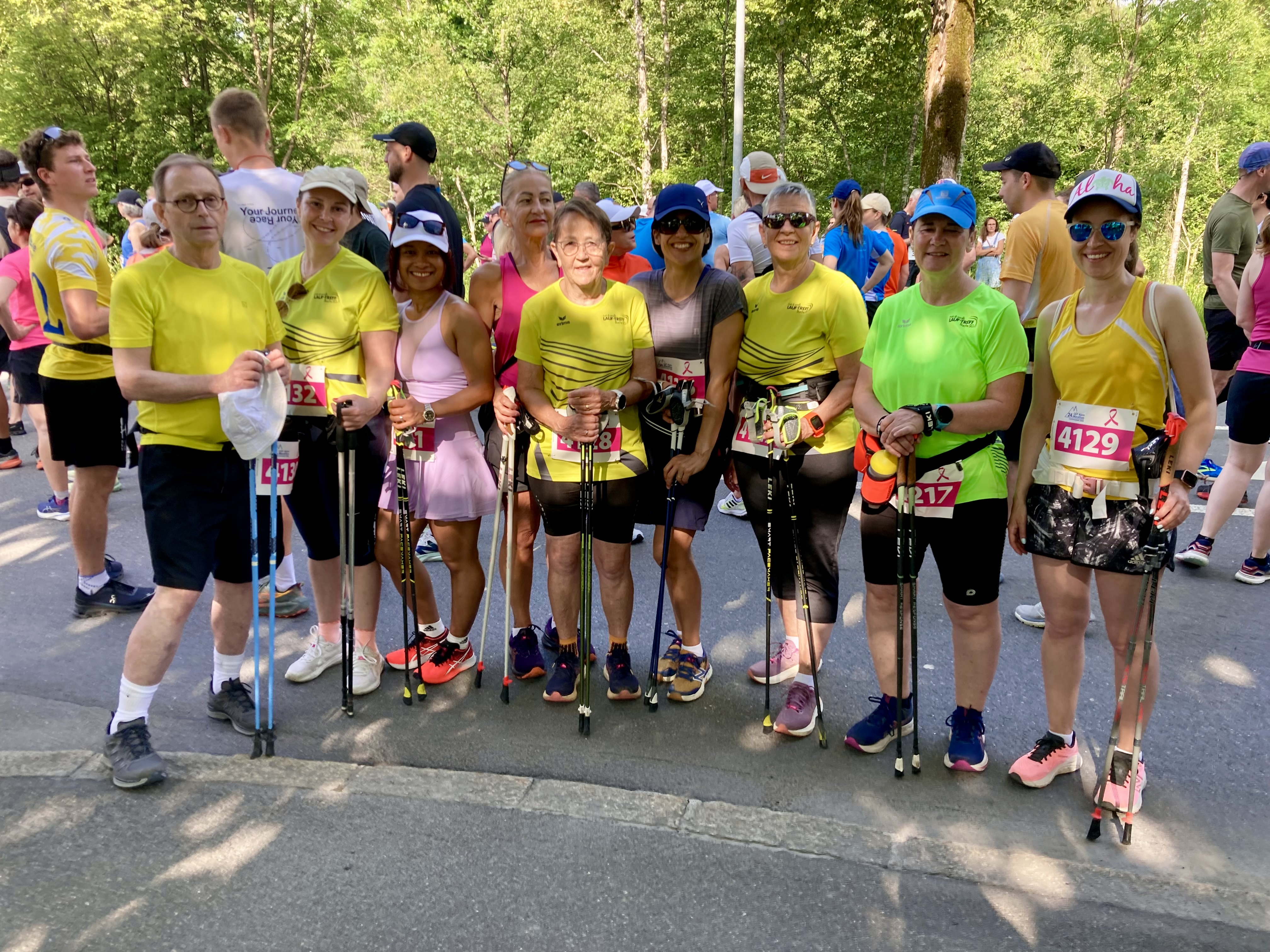 Die Walking-Gruppe ist startbereit. 