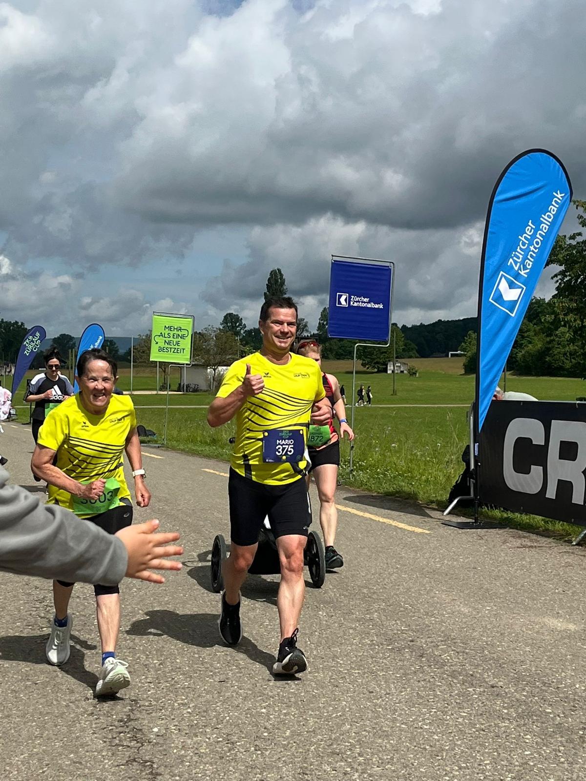 Hilde mit Begleiter Mario