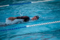 Anita Vincenz als erste Schwimmerin