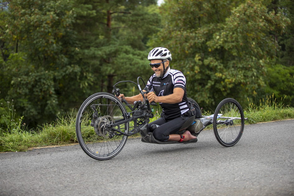 Ehrengast Walter Eberle auf dem Handbike