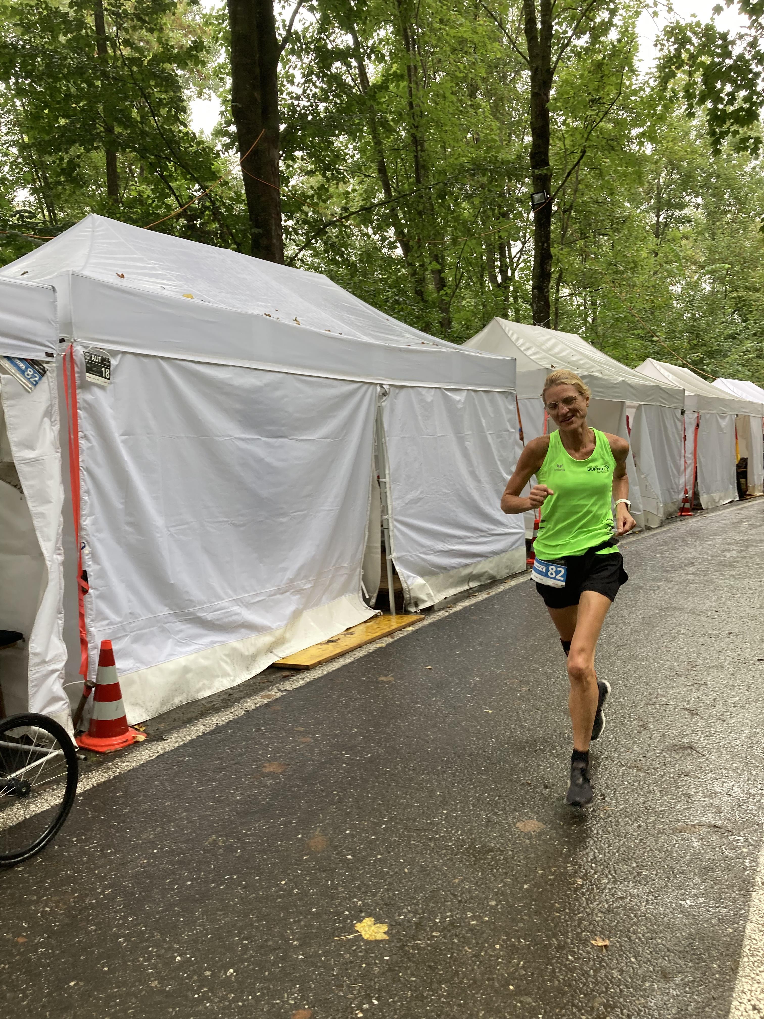 Ingrid startet im Regen