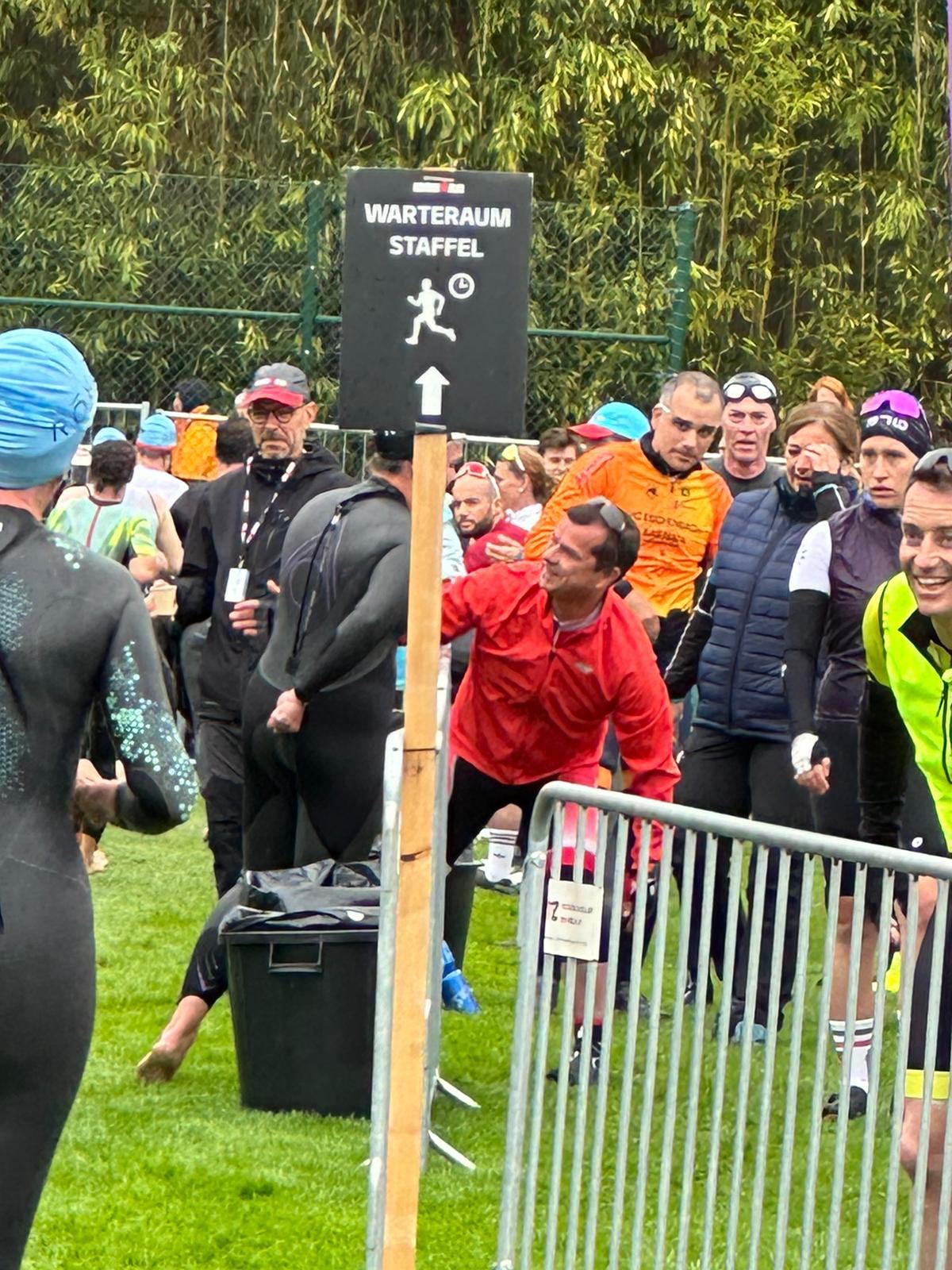 Mario erwartet Rahel.