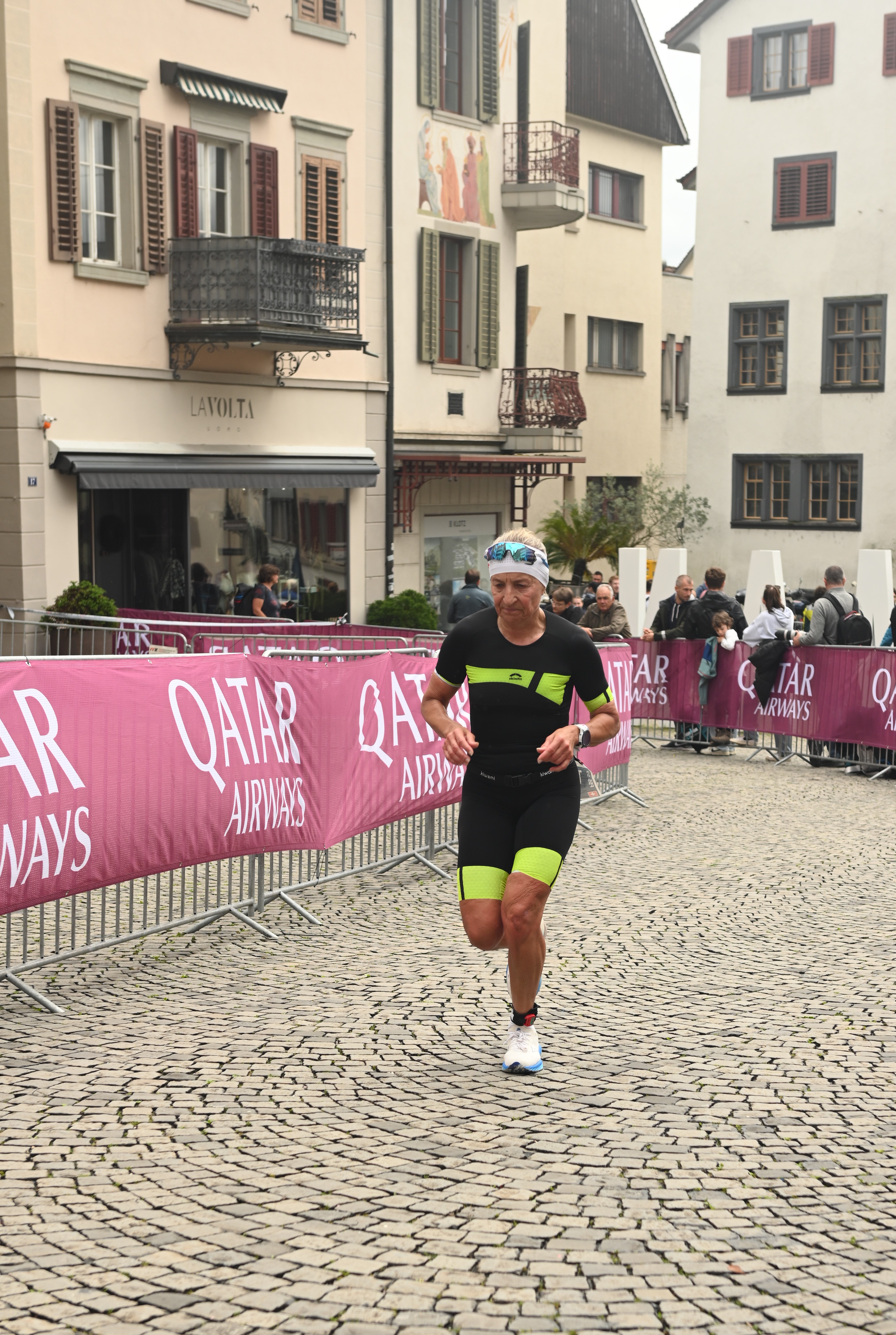 Anita beim Lauf durch Rapperswil