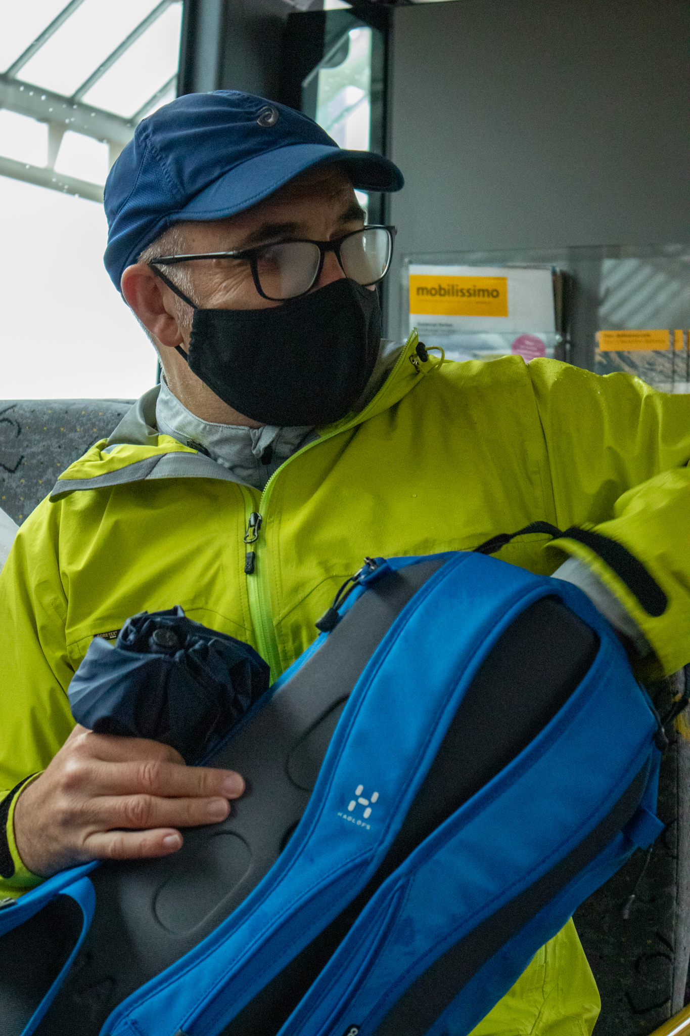 Auch der Organisator Marco sieht kaum etwas