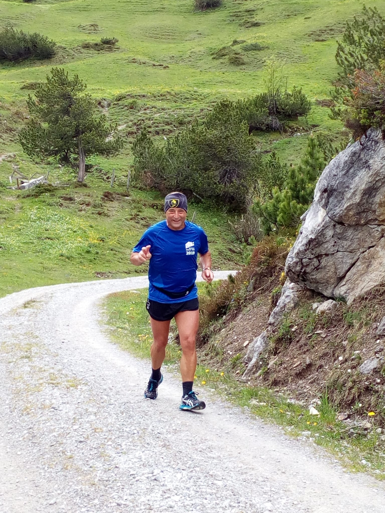 Antonio geniesst den Berglauf.