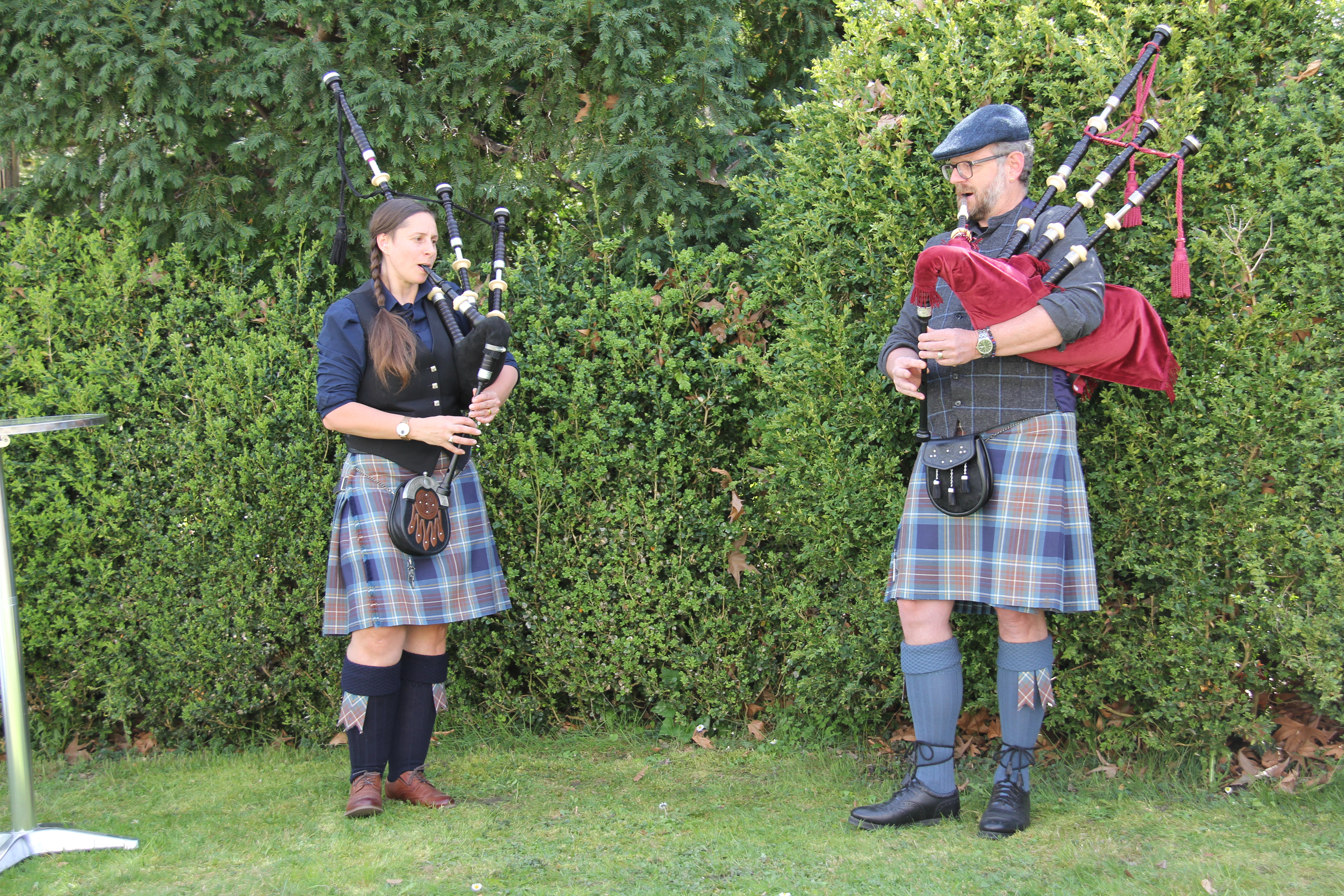 Die Dudelsäcke treiben die Läuferinnen und Läufer an.