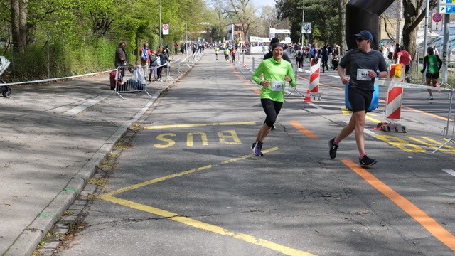 Wer kommt denn da von hinten angebraust?