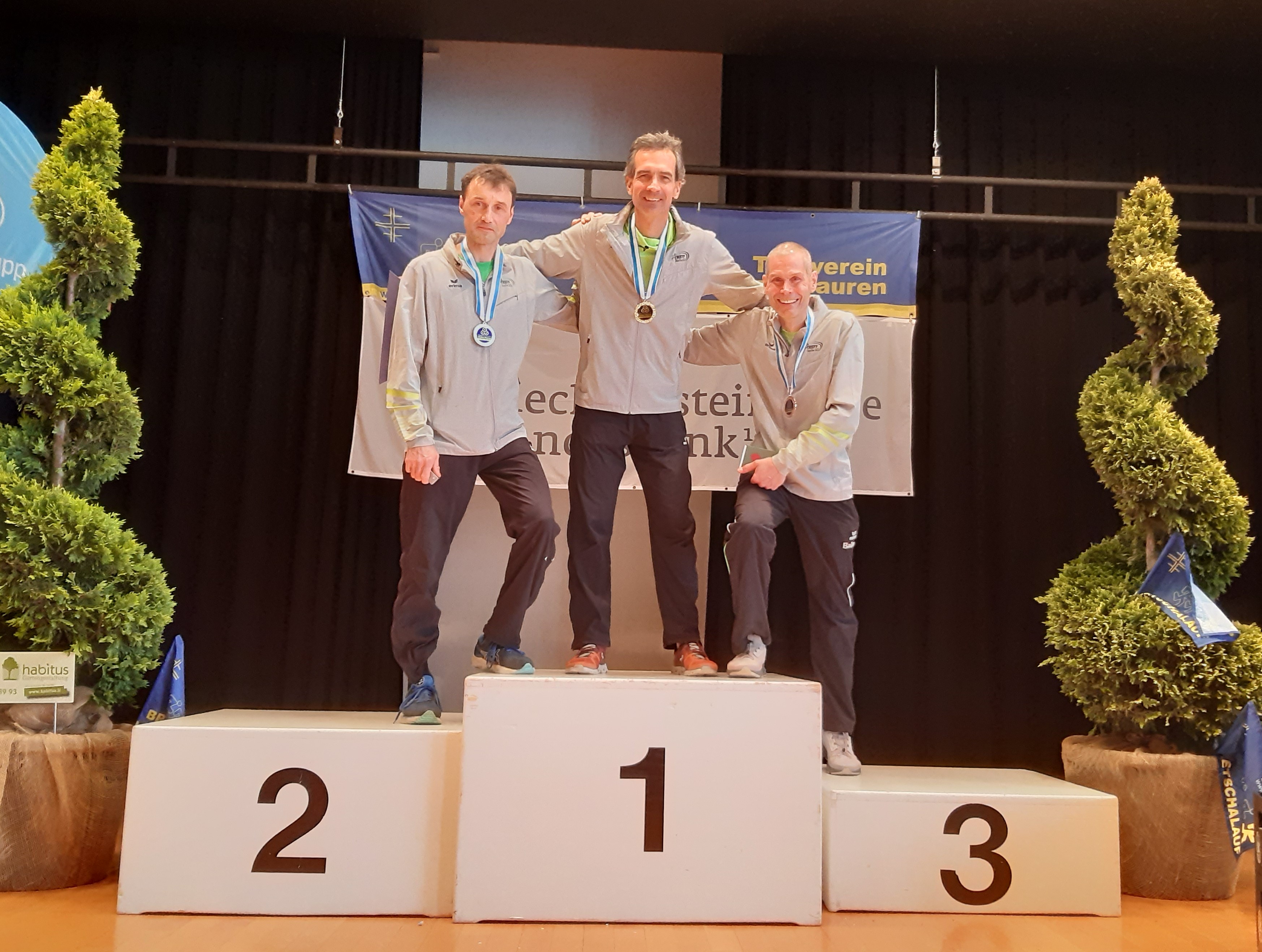 Das Lauf-Treff-Podest mit Alex, Alex und Baha