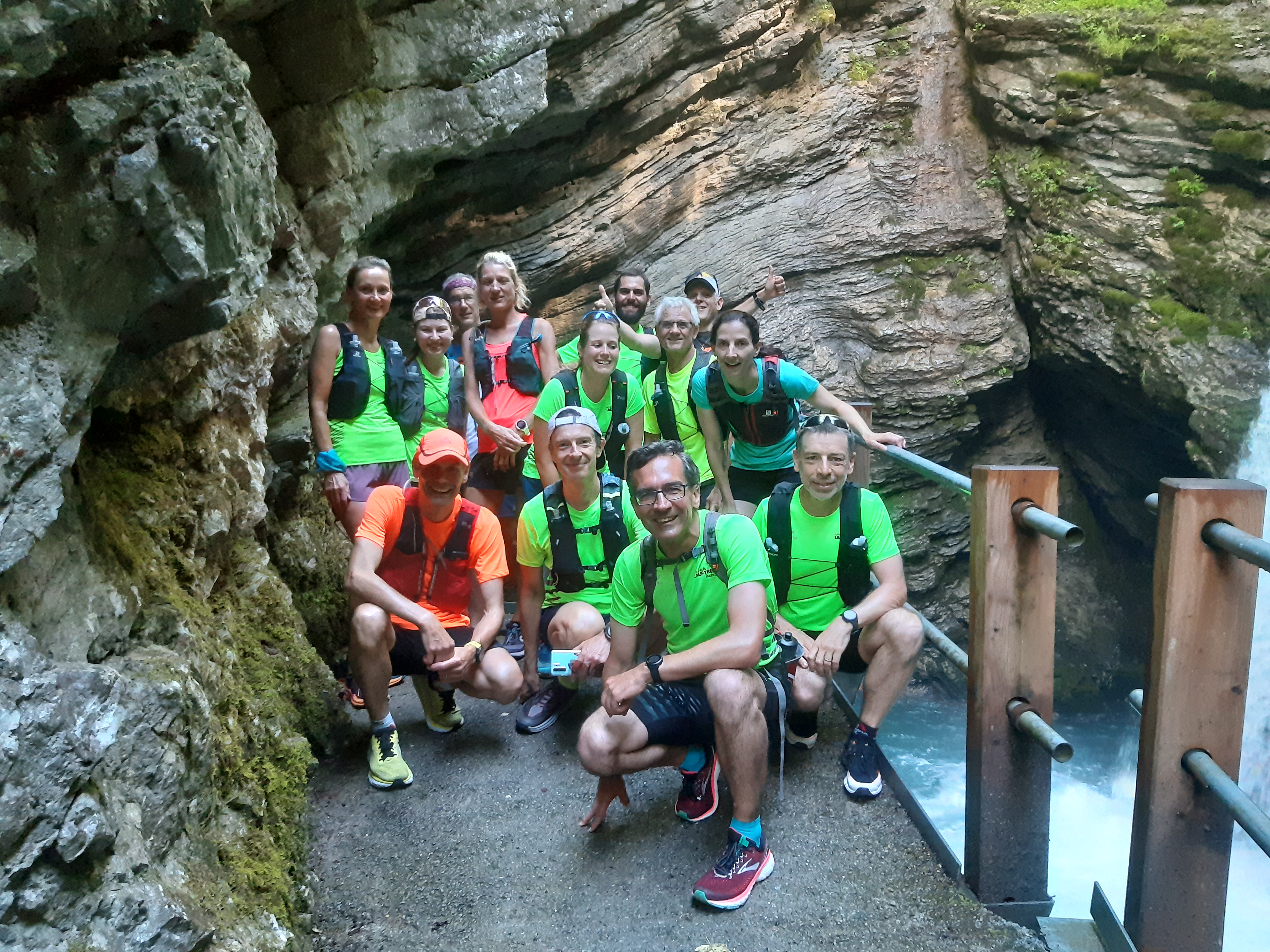 h: Nina Seraina Simon Ingrid Olivia Marco Giovanni Dani Anita   v: Baha Mike Alex Roland