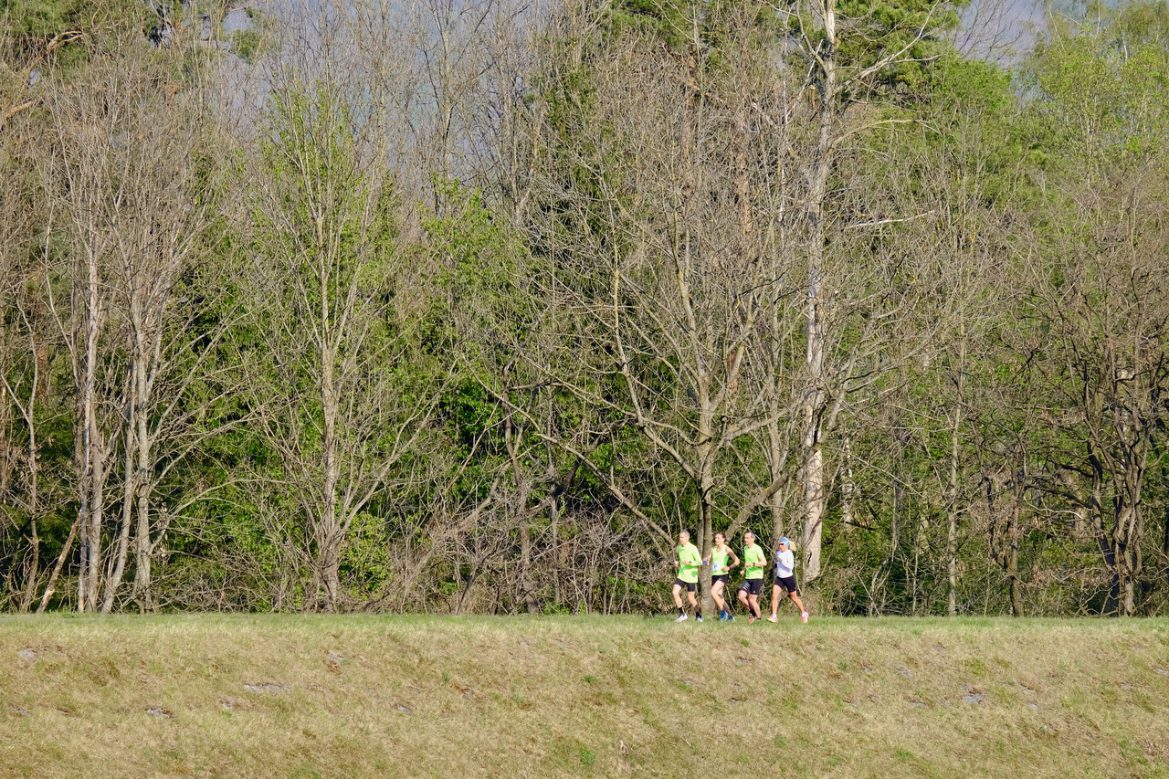 Auch Anita macht ein paar Kilometer weit Tempo.