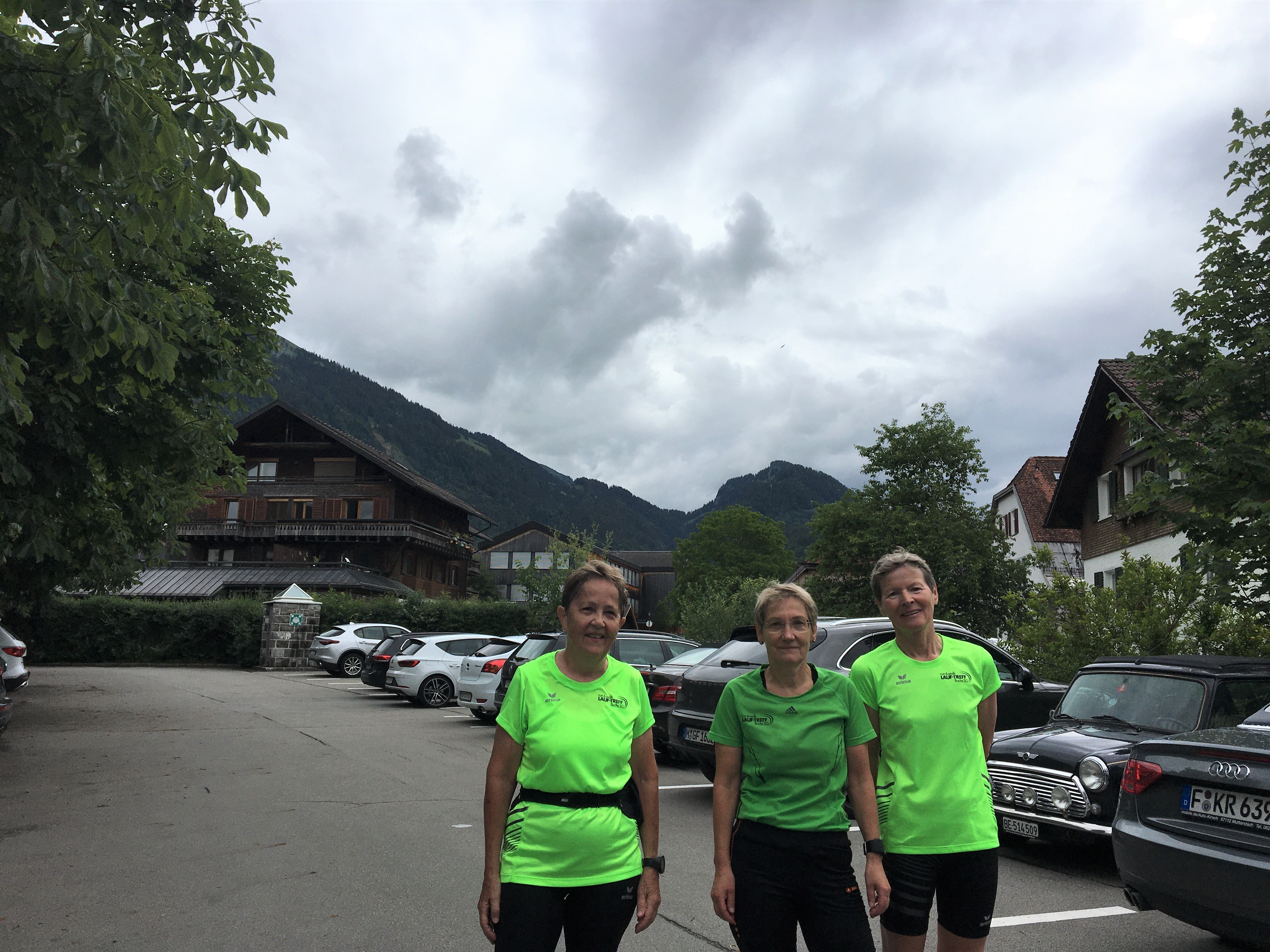 Hilde, Ingrid und Annelies im Ziel
