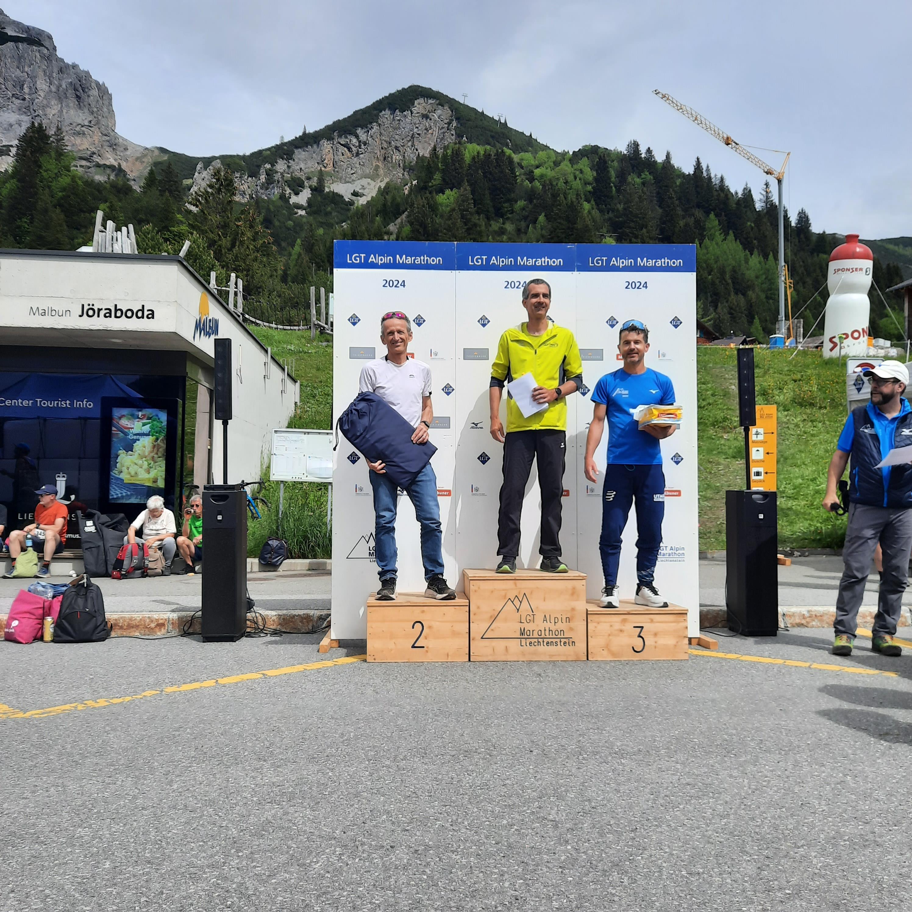 Alex feiert seinen 1. Rang in der AK M-50