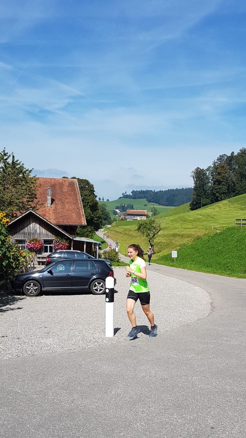 Seraina kurz vor dem Ziel