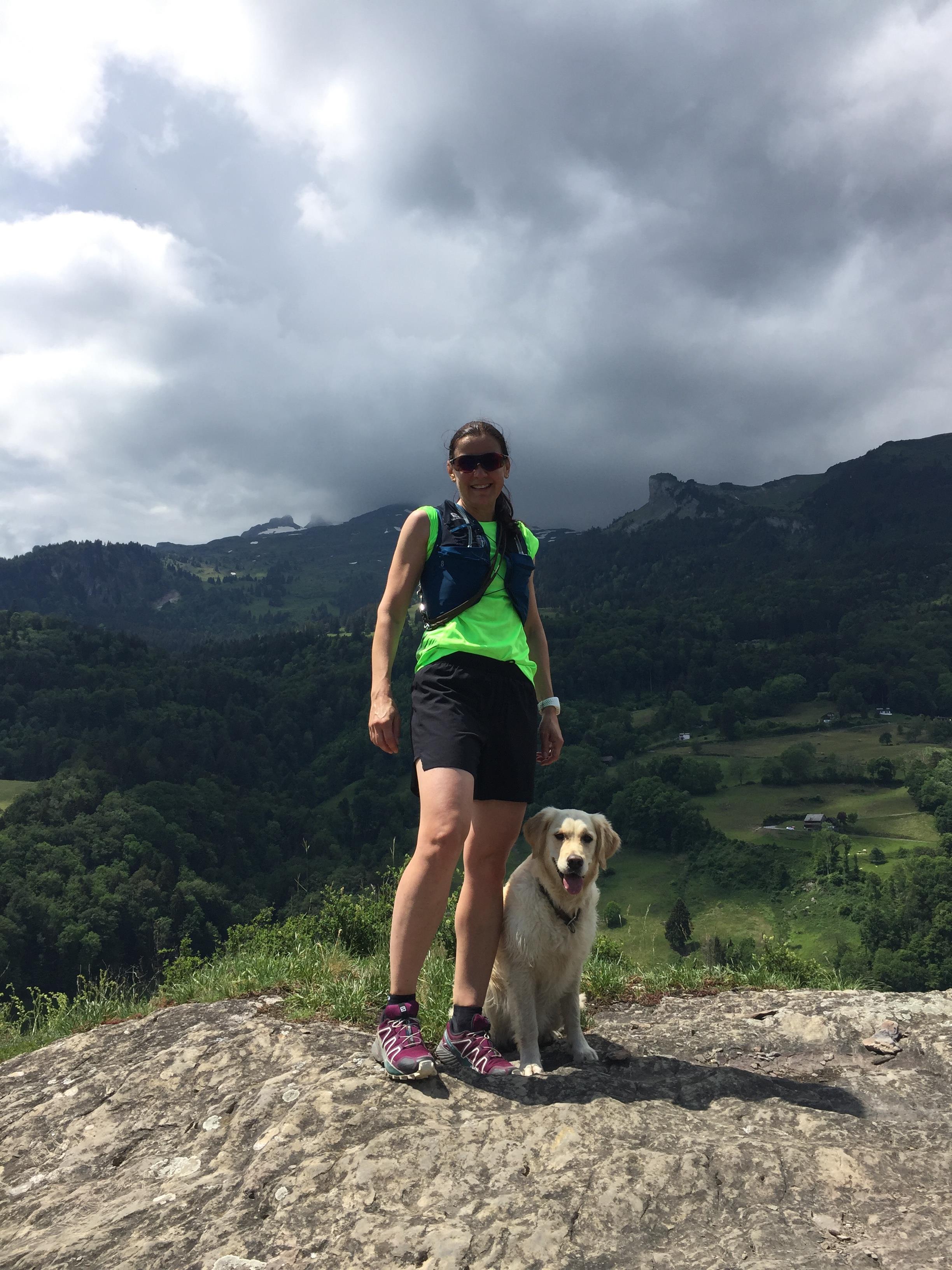 Auch Claudia ging in die Höhe - mit treuem Begleiter.