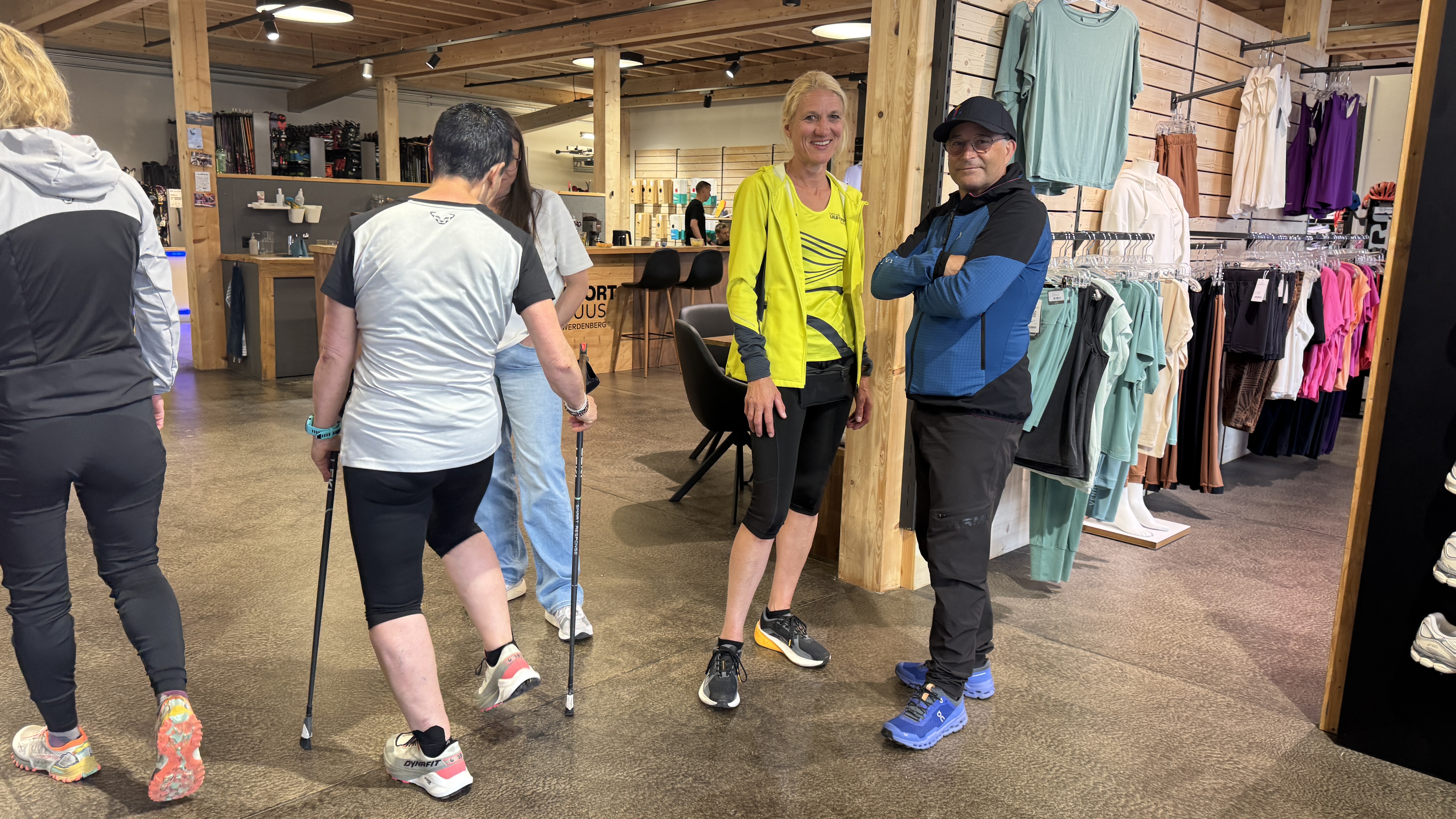 Sandra, Ingrid und Antonio beim Austausch