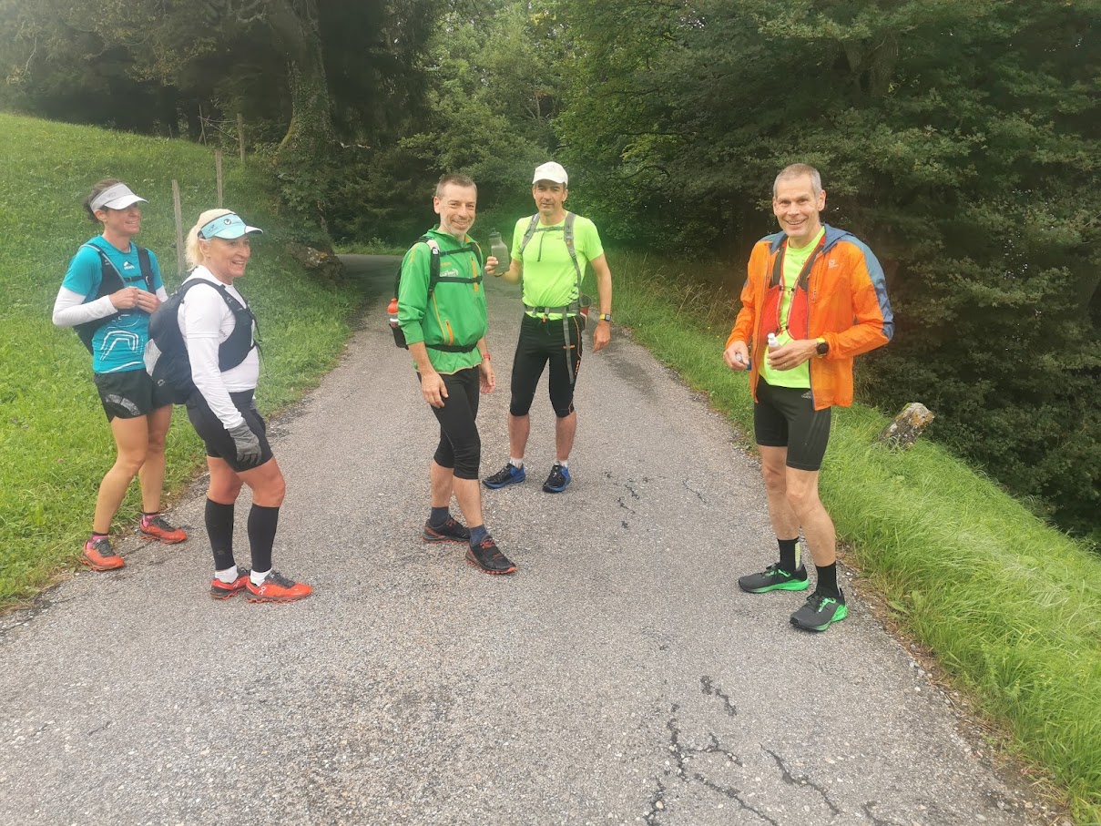 Die sechs Erstgestarteten: Nicole, Anita, Roland, Alex, Baha plus Fotograf Mike