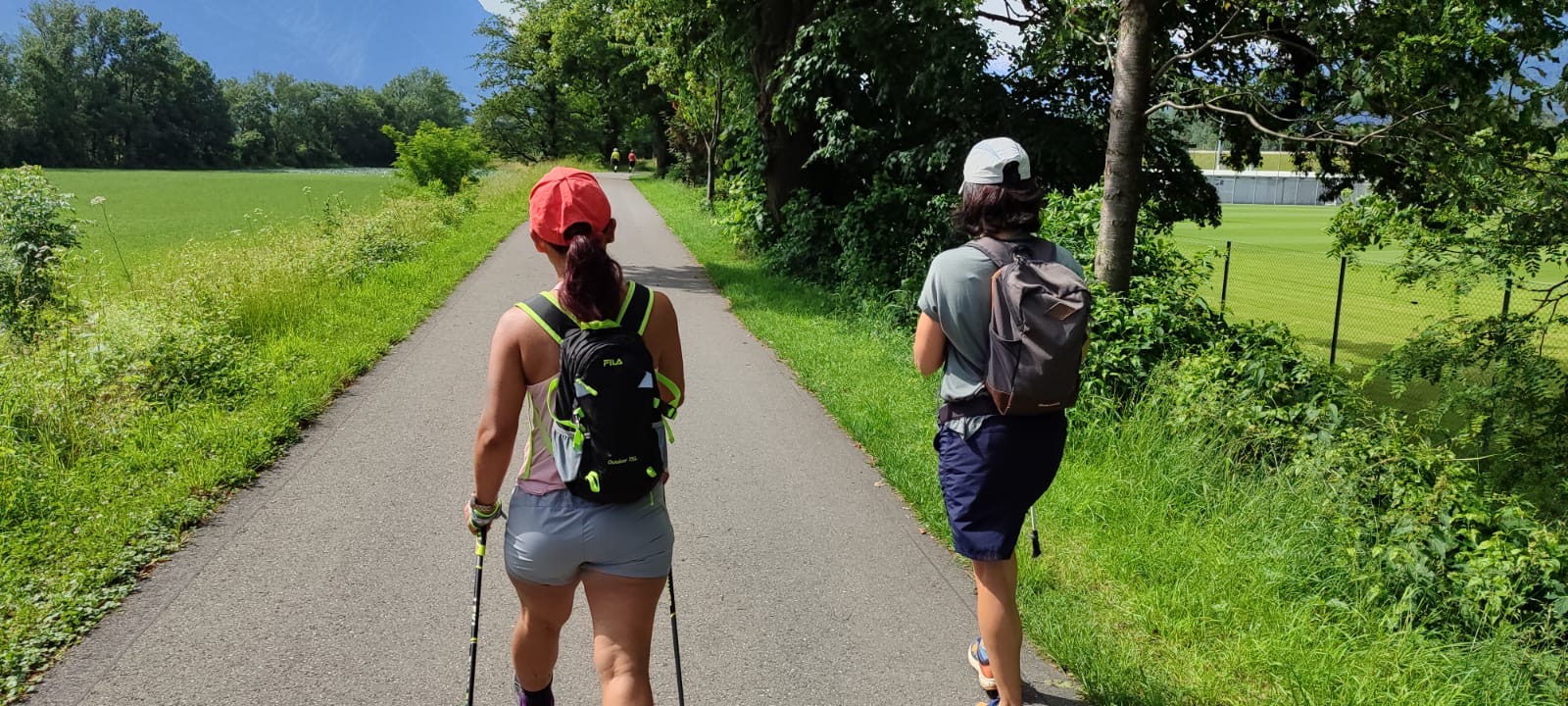 Lia und Manuela sind zügig unterwegs.