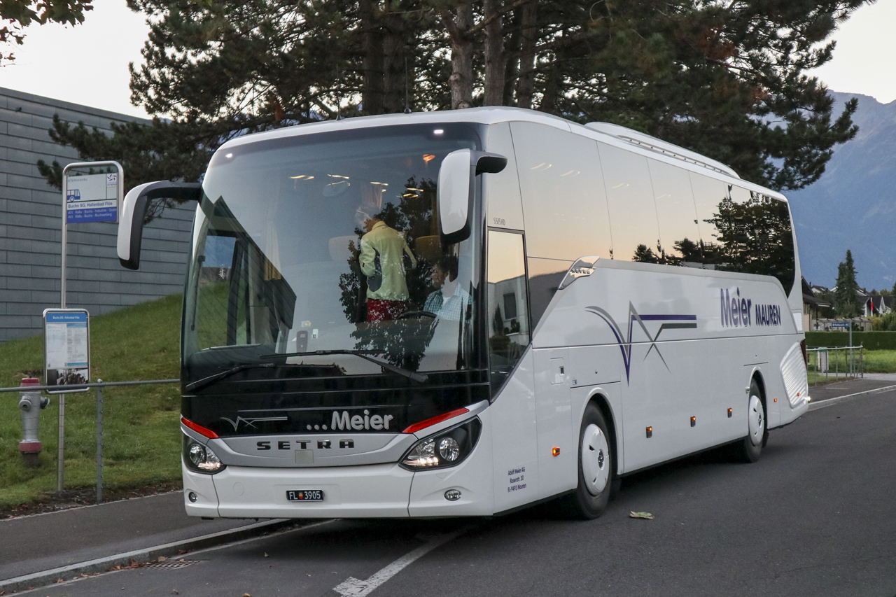 Unser Car steht frühmorgens im Flös bereit