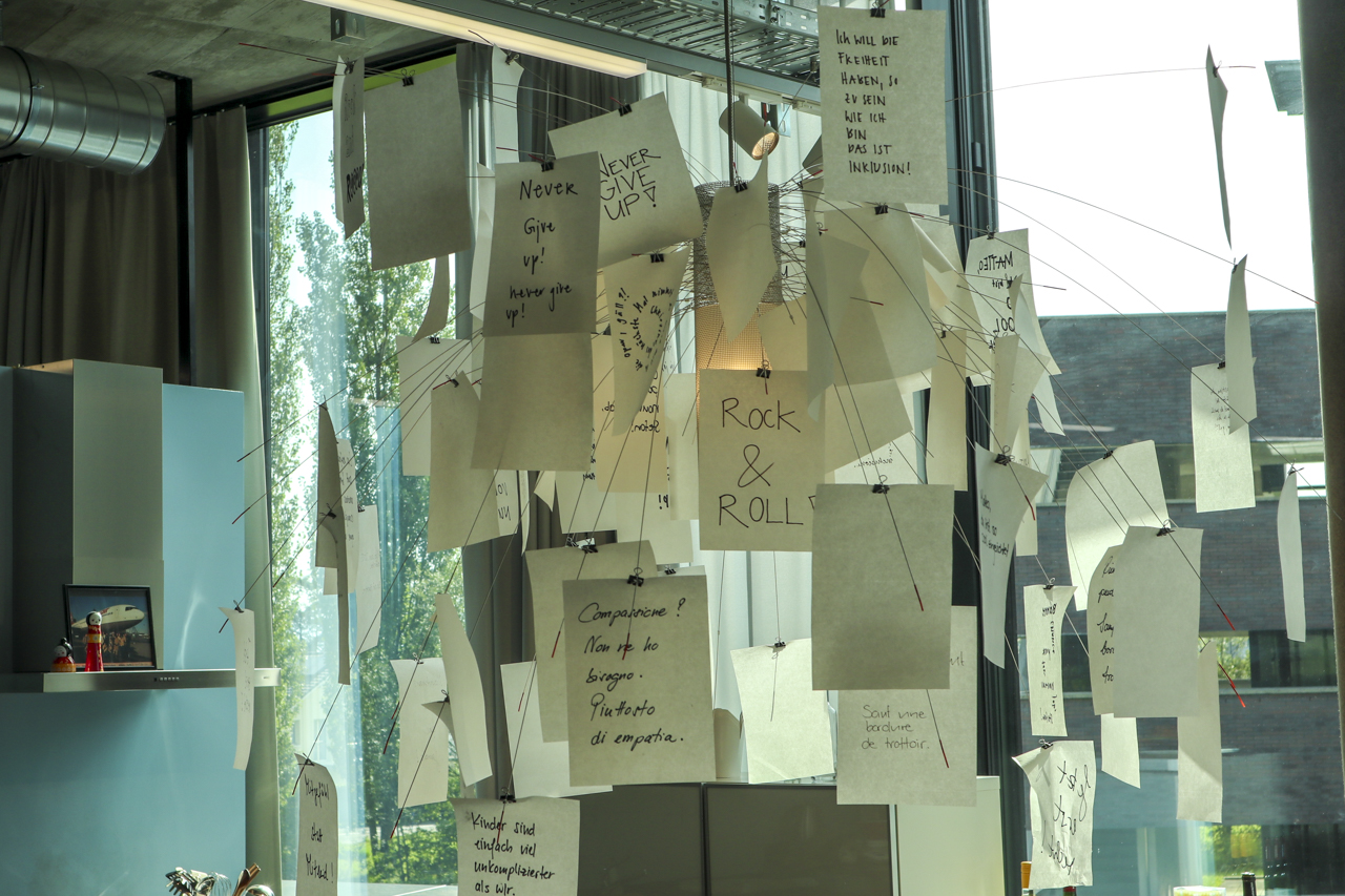 motivierende Inputs am Lampenschirm