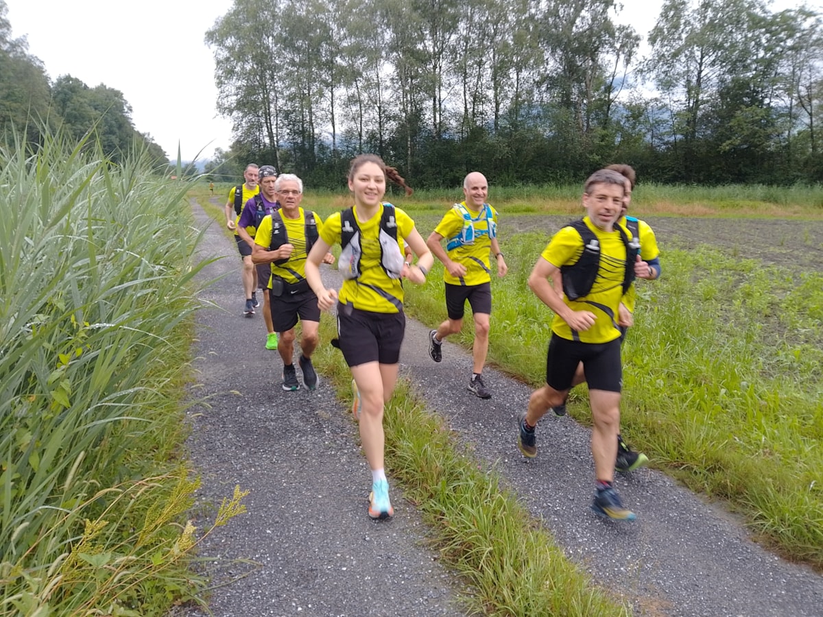 Die schnelle Gruppe startet zügig.