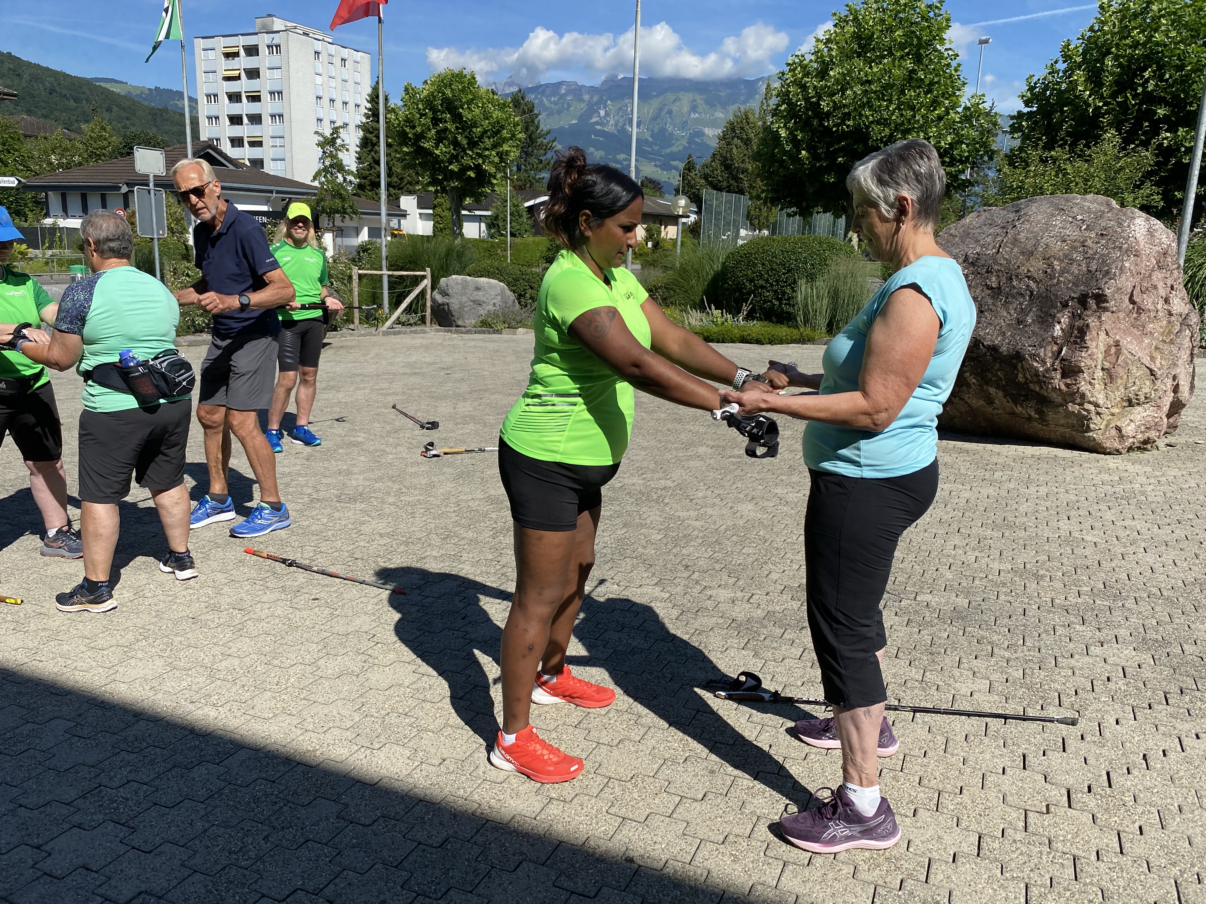 gegenseitige Kräftigungsübungen zur Mobilisation