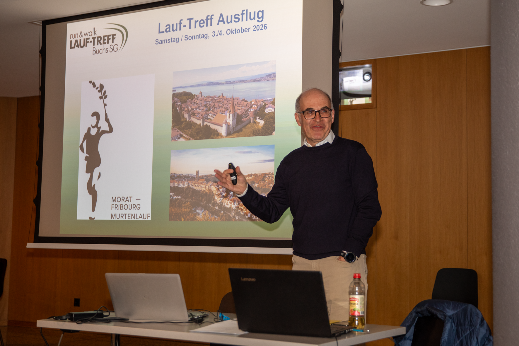 Marco erläutert die Vereinsreise nach Murten 