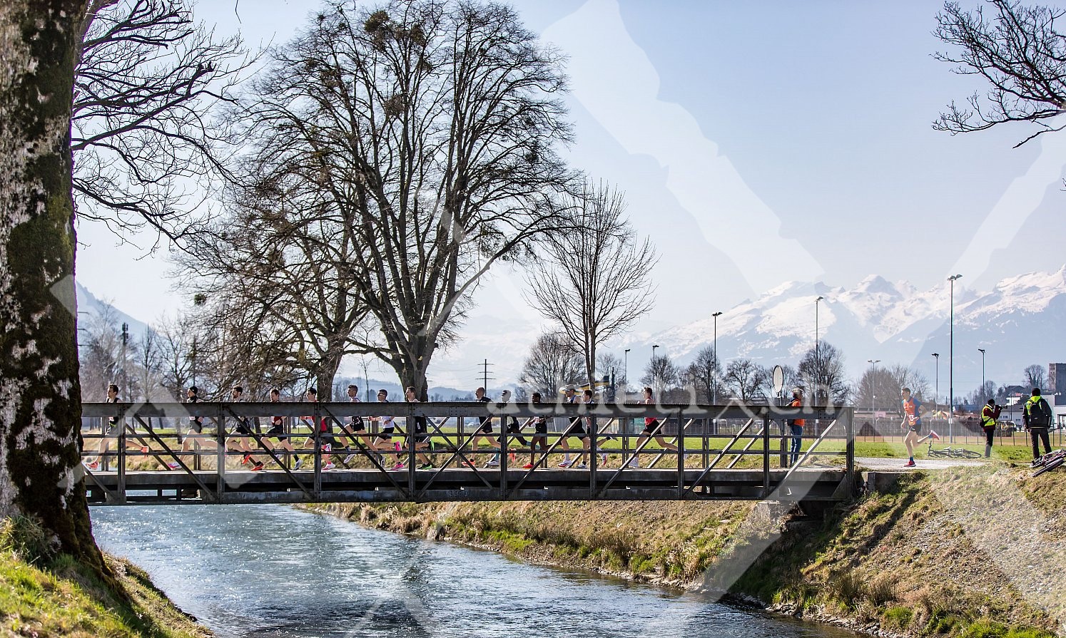 Es waren auch Brücken zu überqueren.