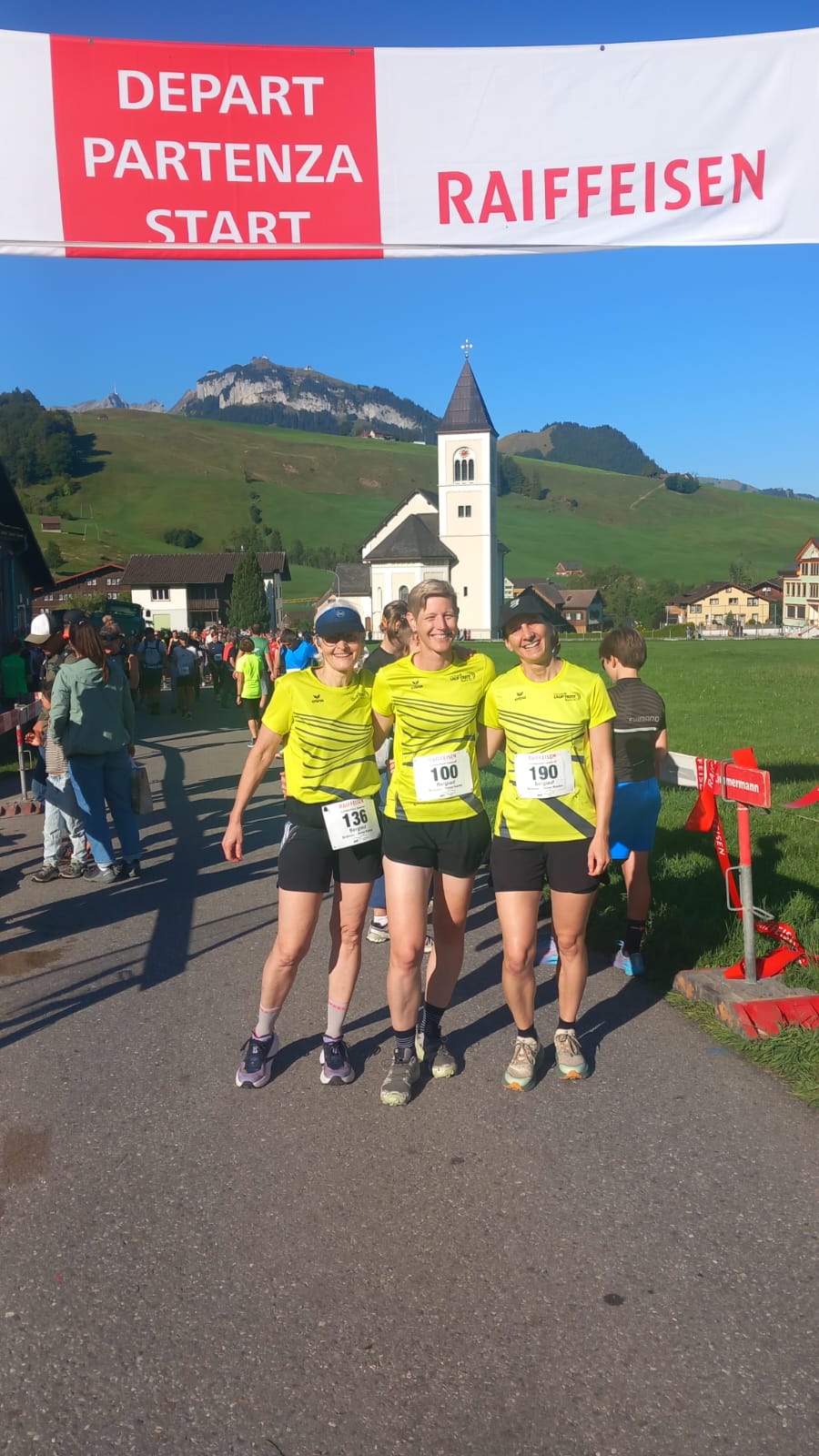 Cornelia, Nadja und Anita am Start