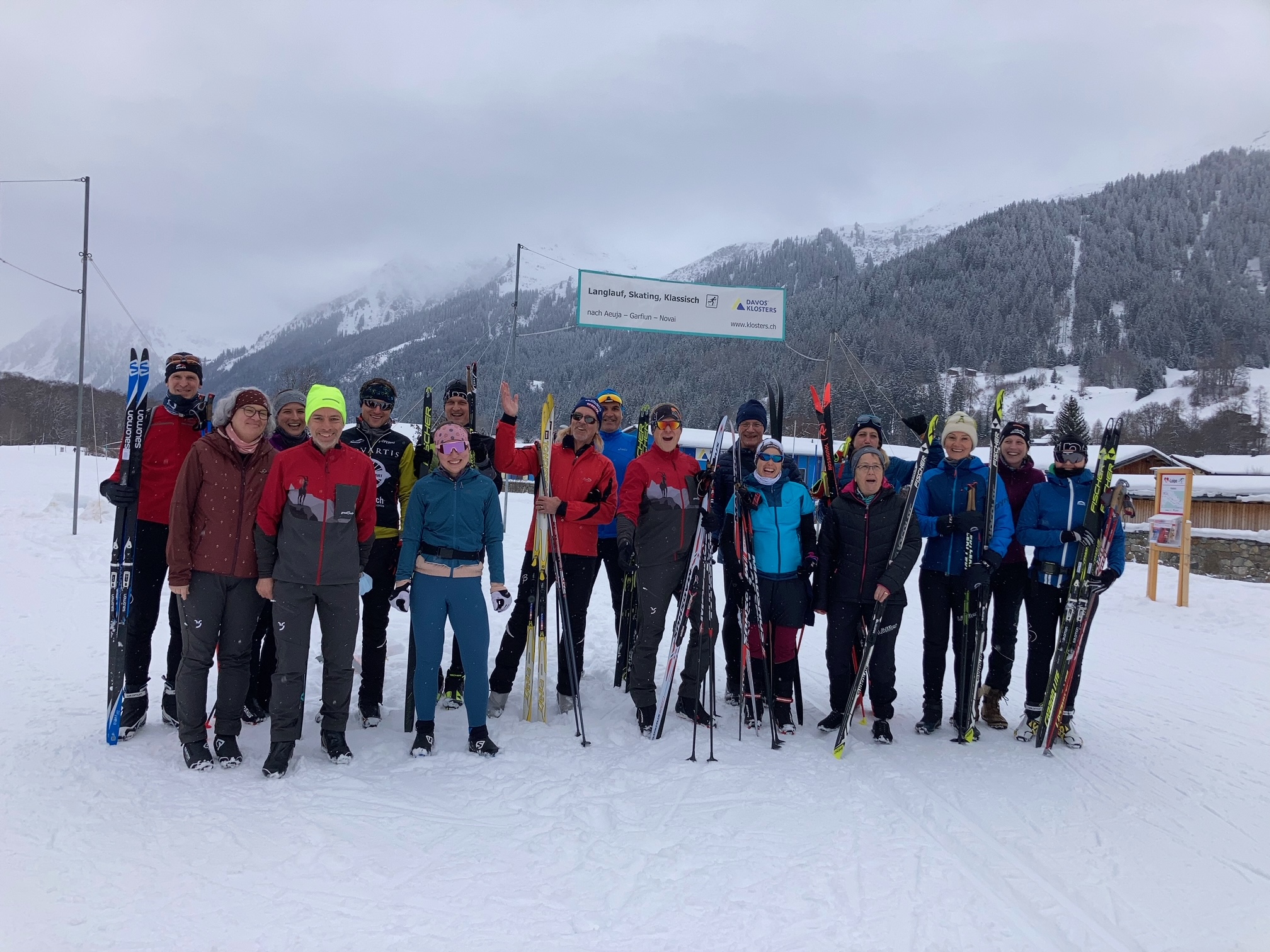 Die gut gelaunte Lauf-Treff-Schar nach dem Mittagessen