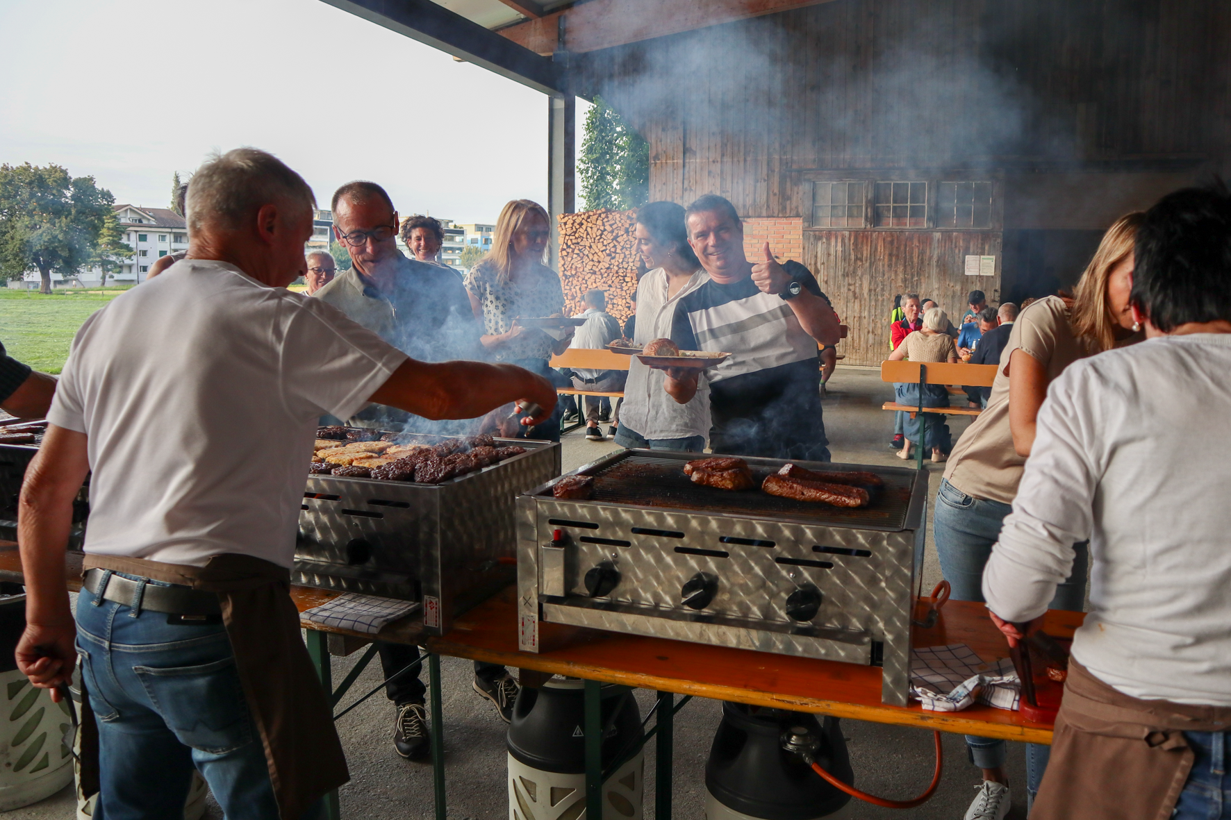 vielseitige Fleischauslage vom Lippuner, immer ein Genuss