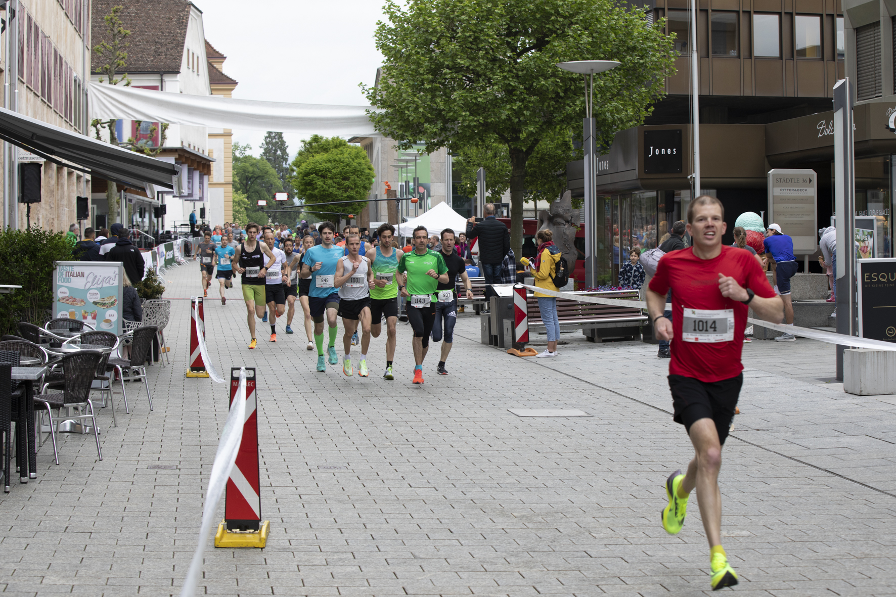 Max Knier zog von Beginn an weg